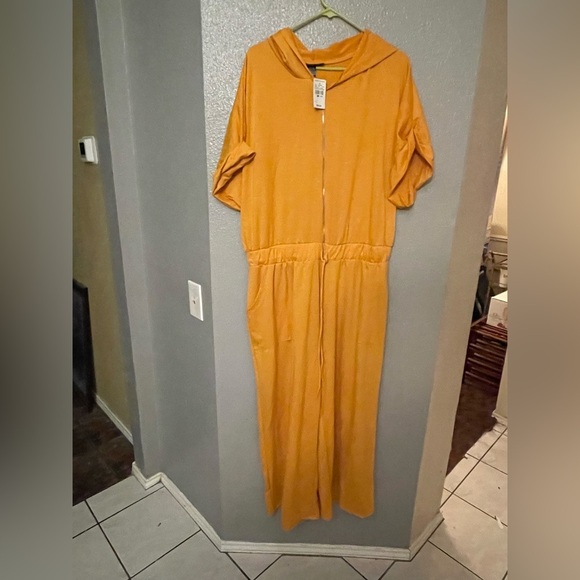 Jumpsuit love 💕 mustard Ashley Stewart with hood - Picture 1 of 3
